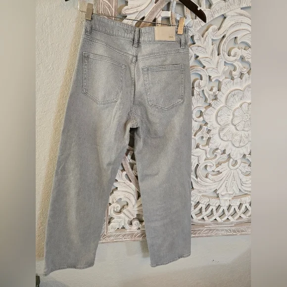 Zara Light Gray Straight Leg Jeans - Picture 4 of 5